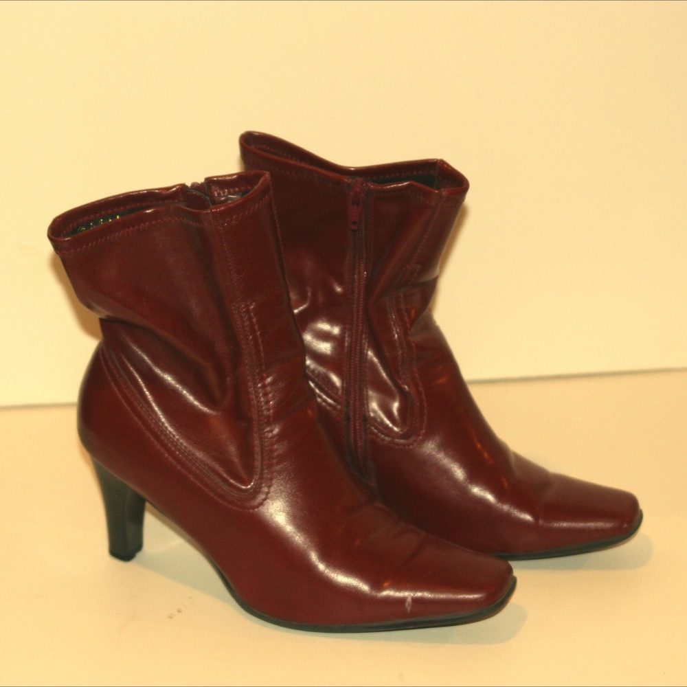 Used Dark Red Boots